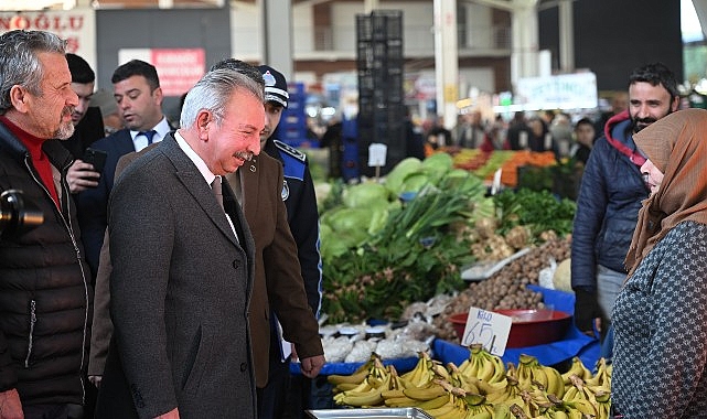 Başkan Mazlum Nurlu Çarşamba Pazarında Vatandaşlarla Buluştu