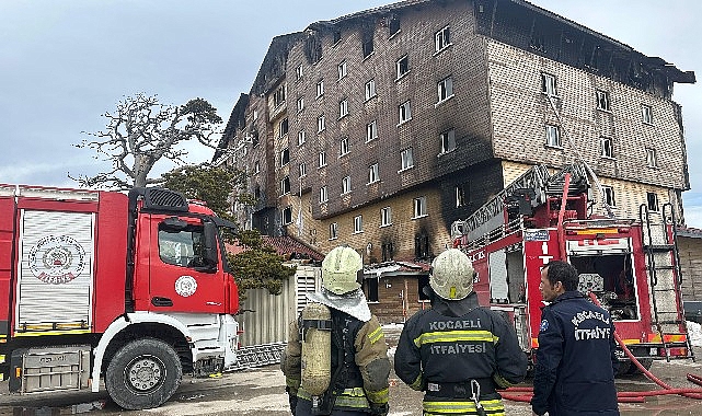 Kocaeli İtfaiyesi, otel yangınında aktif görev aldı