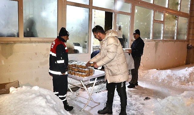 Nevşehirli Vatandaşlara Kandil Simidi İkram Edildi