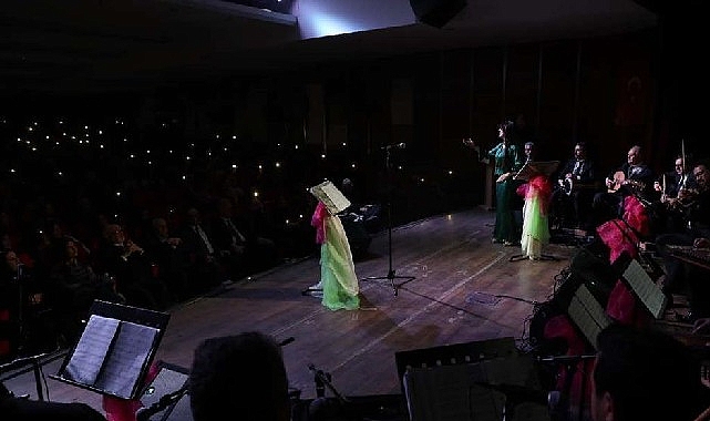 Türk Sanat Müziği Korosundan Muhteşem Performans