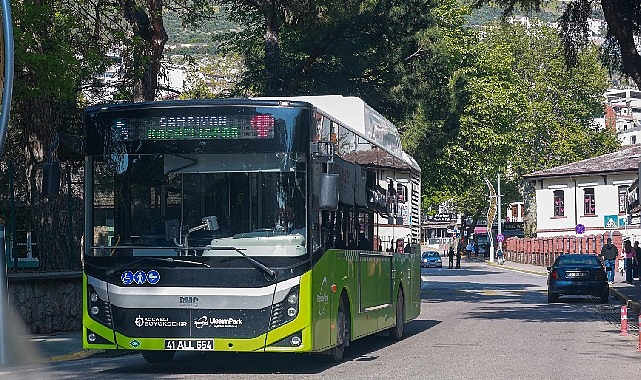 Büyükşehir’in otobüsleri ve tramvayda “Şampiyon Kocaelispor” yazdı